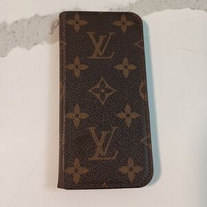 Authentic LOUIS VUITTON Monogram Cell Phone Case